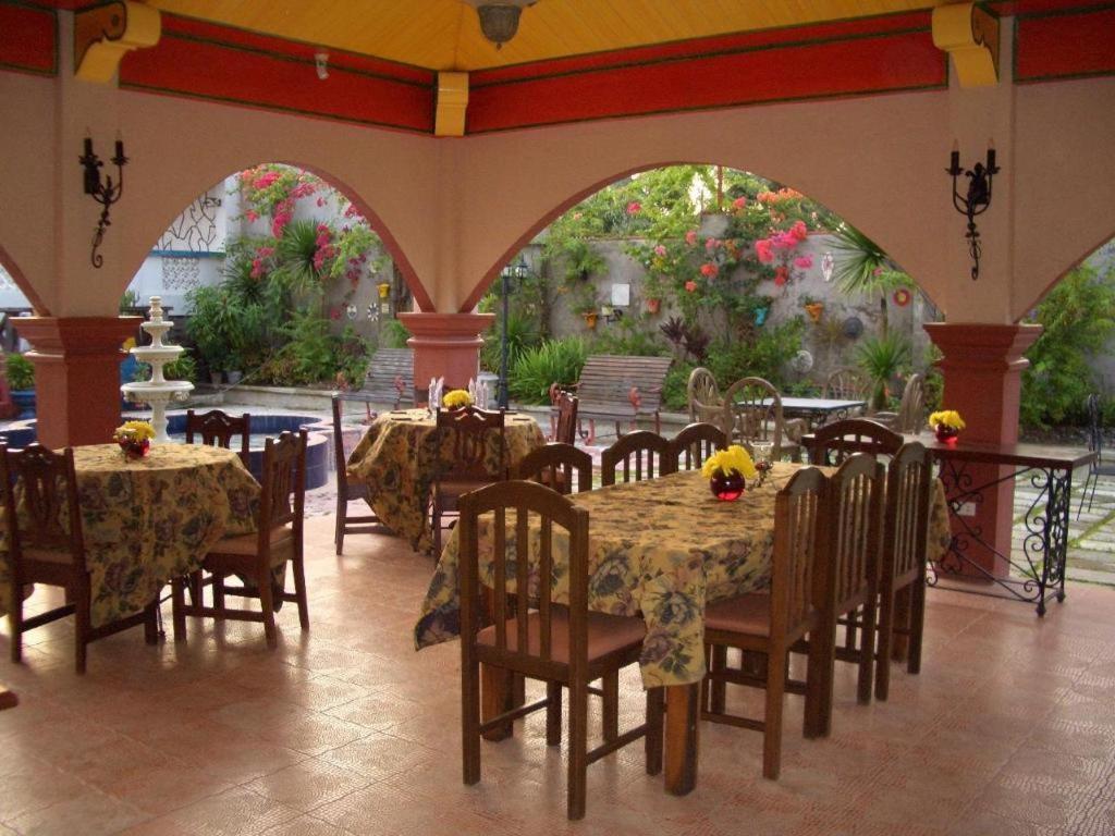 Casa La Granja Hotel Iloilo City Exterior photo