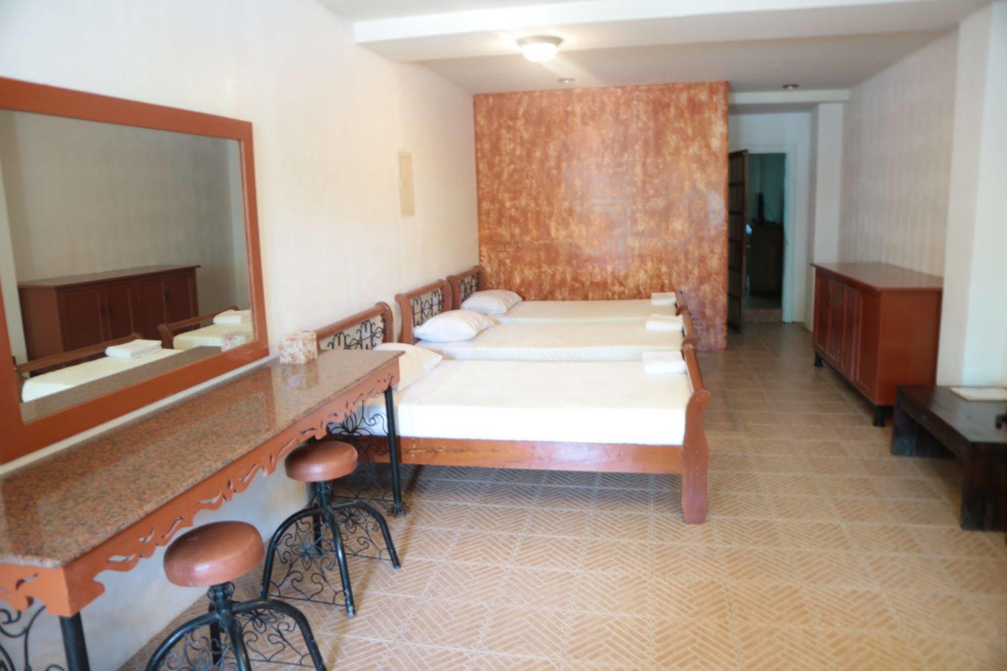Casa La Granja Hotel Iloilo City Exterior photo